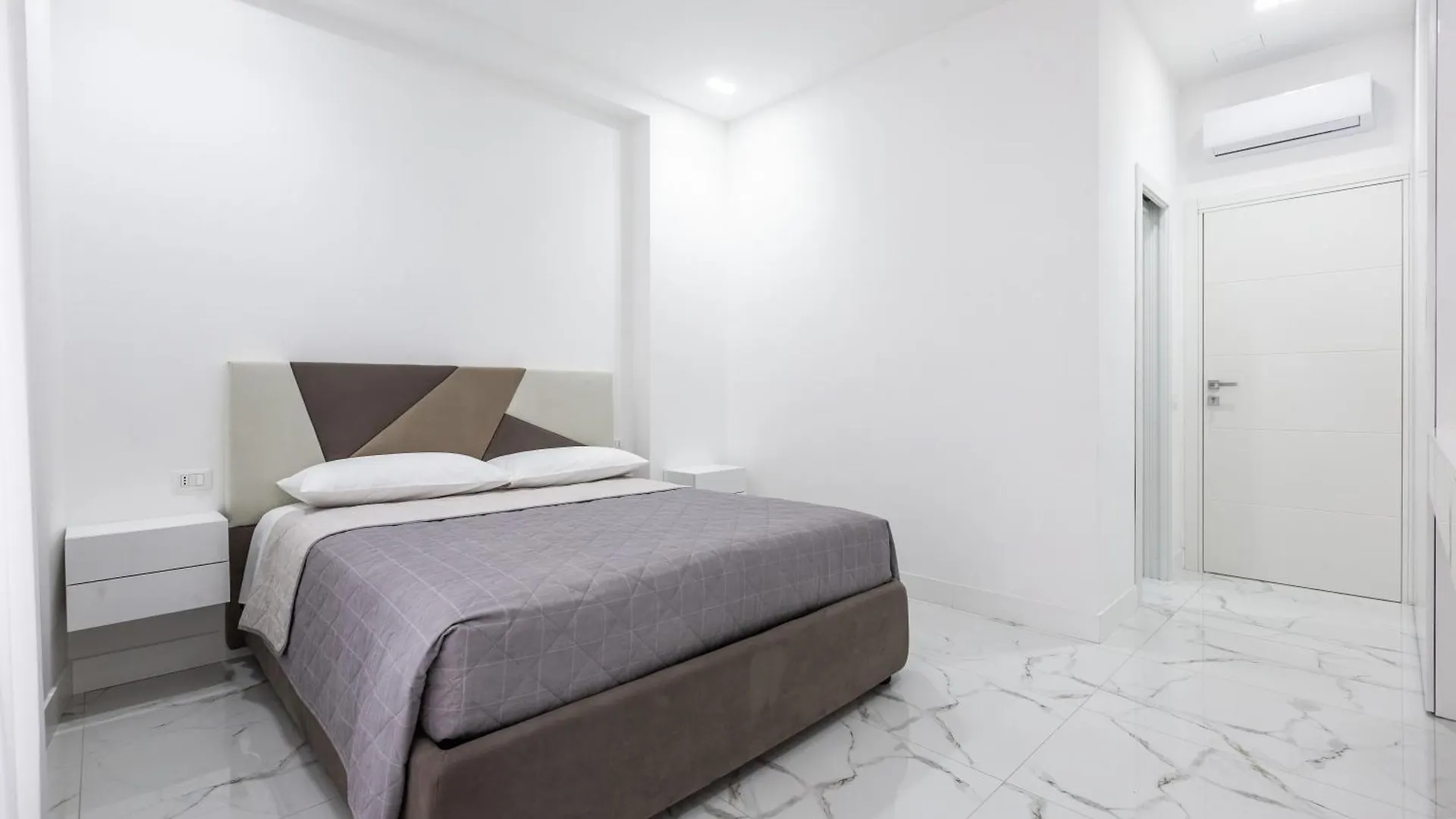 Bed & Breakfast Alissa Suite Rome Italy