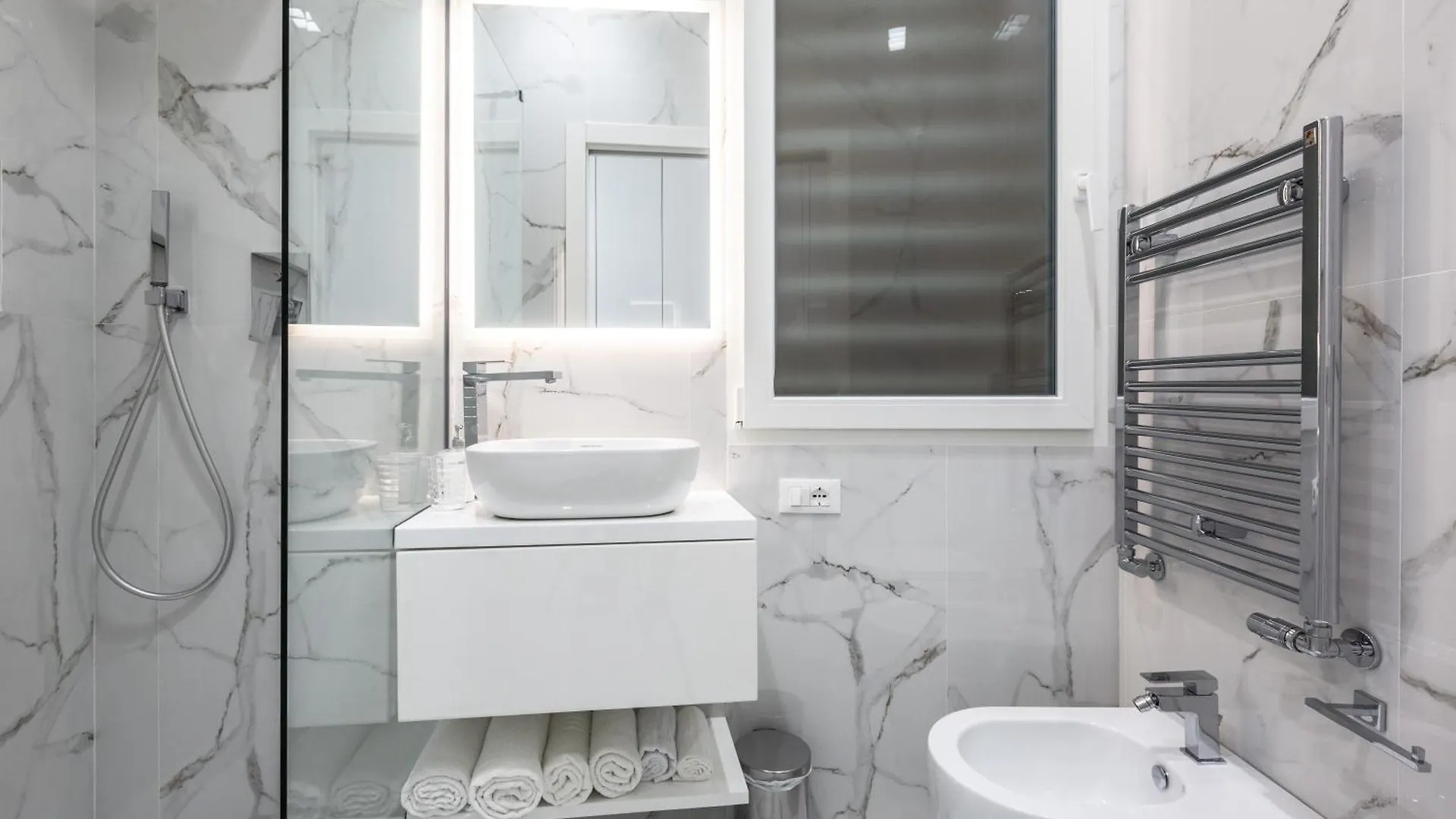 Alissa Suite Roma 0*,  İtalya